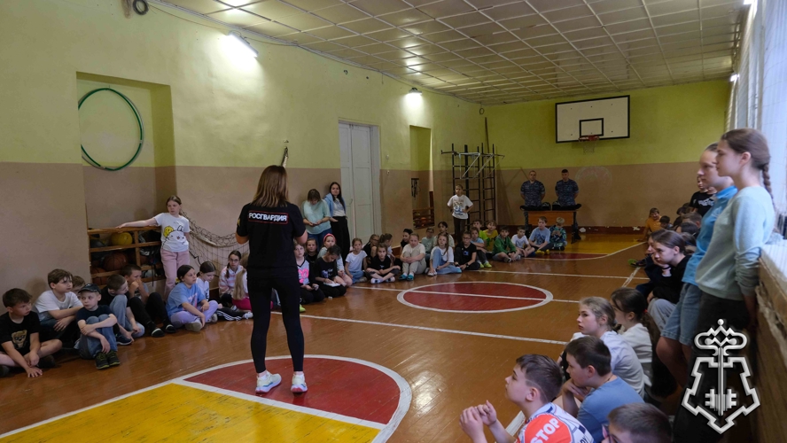 Росгвардейцы провели тематический урок в рамках ведомственной акции в Тамбове