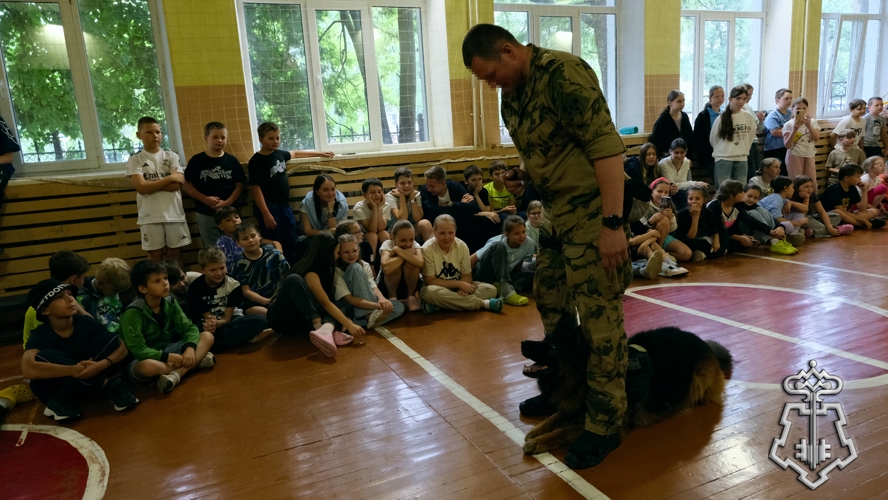 Росгвардейцы провели тематический урок в рамках ведомственной акции в Тамбове