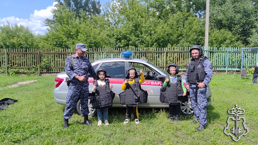 Росгвардейцы провели тематический урок в рамках ведомственной акции в Тамбовской области