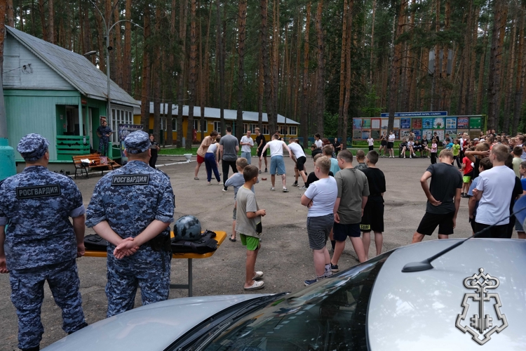 Росгвардейцы продолжают участие в ведомственной акции «Каникулы с Росгвардией» в Тамбовской области