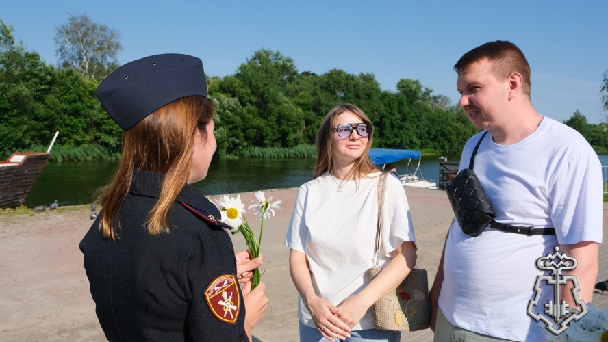 Росгвардейцы присоединились к акции в День семьи, любви и верности в Тамбове