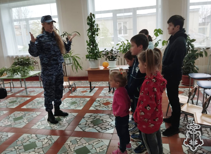 Сотрудники вневедомственной охраны Росгвардии посетили воспитанников социального приюта «Орешек» в Тамбовской области