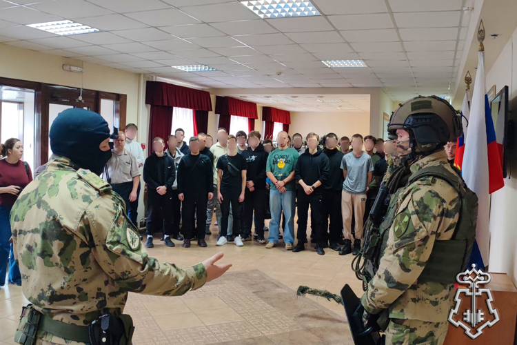 В Тамбове управление Росгвардии открыло двери для участников акции «День призывника»