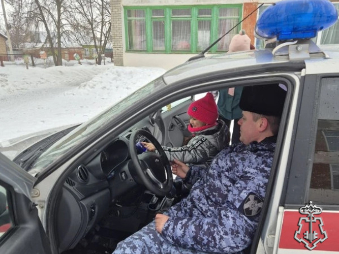Росгвардейцы провели познавательное мероприятие с дошкольниками в Тамбовской области