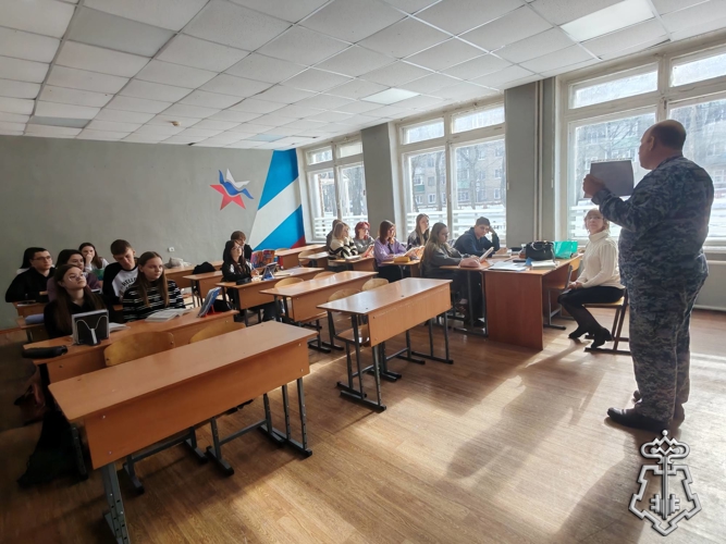 Росгвардейцы провели тематический урок для школьников города Мичуринска  