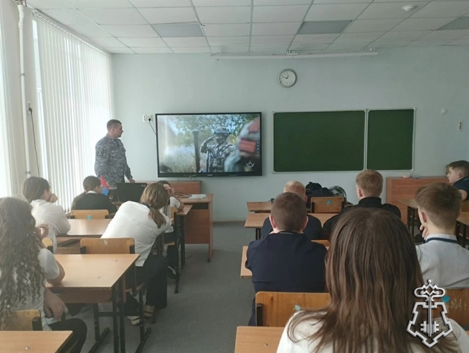 Росгвардейцы провели тематическую встречу со школьниками в Тамбовской области