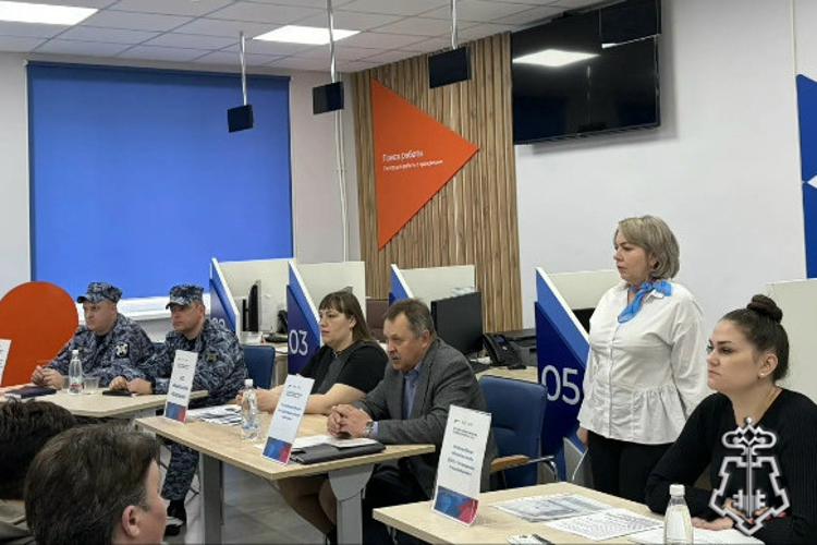 Росгвардейцы приняли участие в ярмарке вакансий в Рассказово