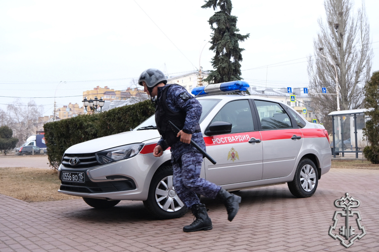 Росгвардейцы задержали подозреваемого в нанесении ножевого ранения в Тамбове