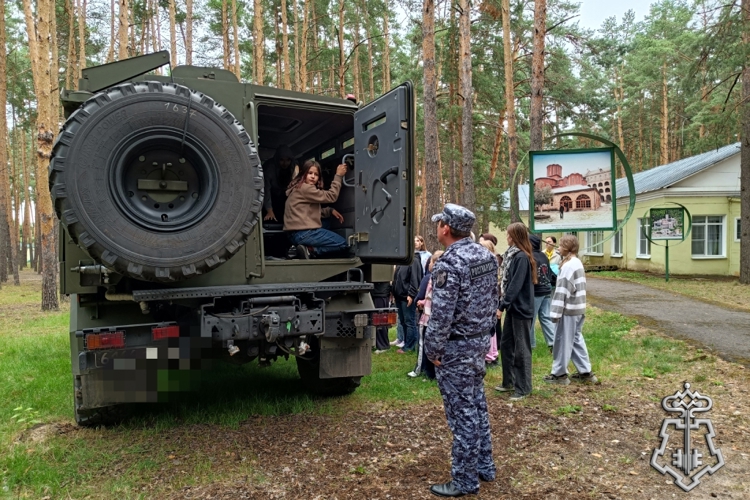 Росгвардейцы в рамках ведомственной акции провели мероприятие в детском лагере в Тамбовской области