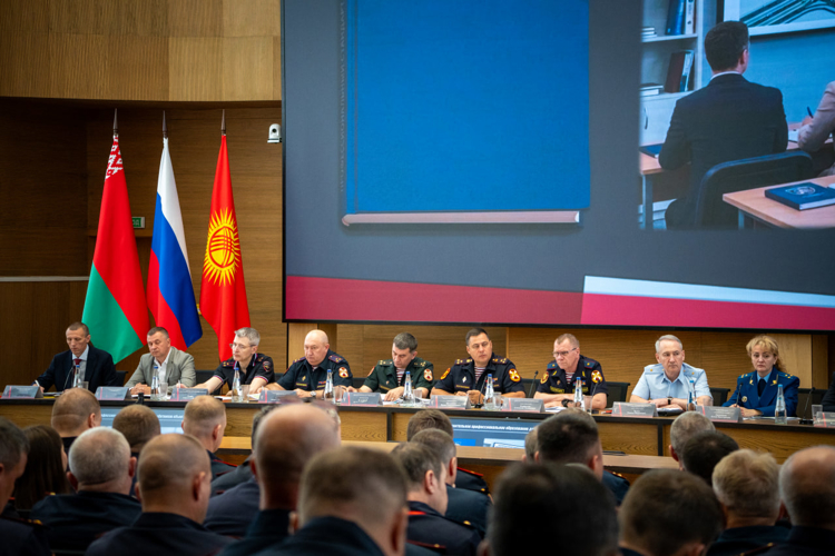 Руководитель отдела вневедомственной охраны Росгвардии по Тамбовской области принял участие во Всероссийском совещании-семинаре в Нижнем Новгороде