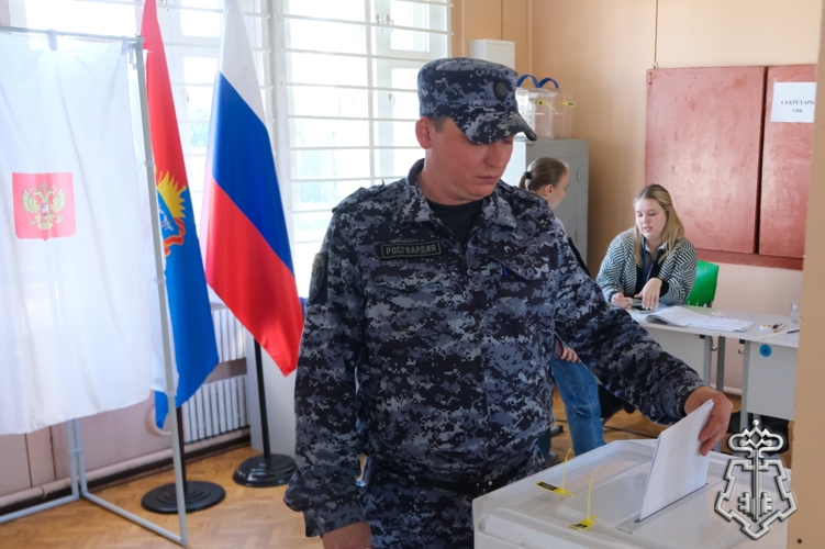 Росгвардейцы участвуют в Едином дне голосования в Тамбовской области
