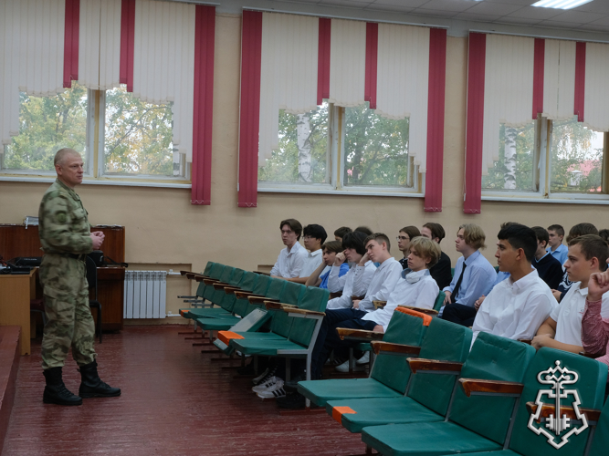 Представитель Военной академии Росгвардии провел профориентационные мероприятия с тамбовскими школьниками